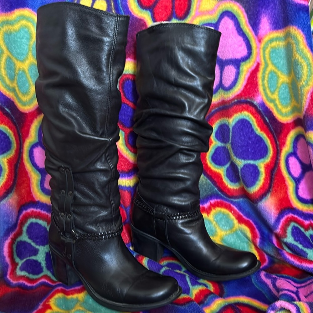 DOLLHOUSE Brand Size 8 Pull-On Black Boots.  Almost New/Terrific Condition
